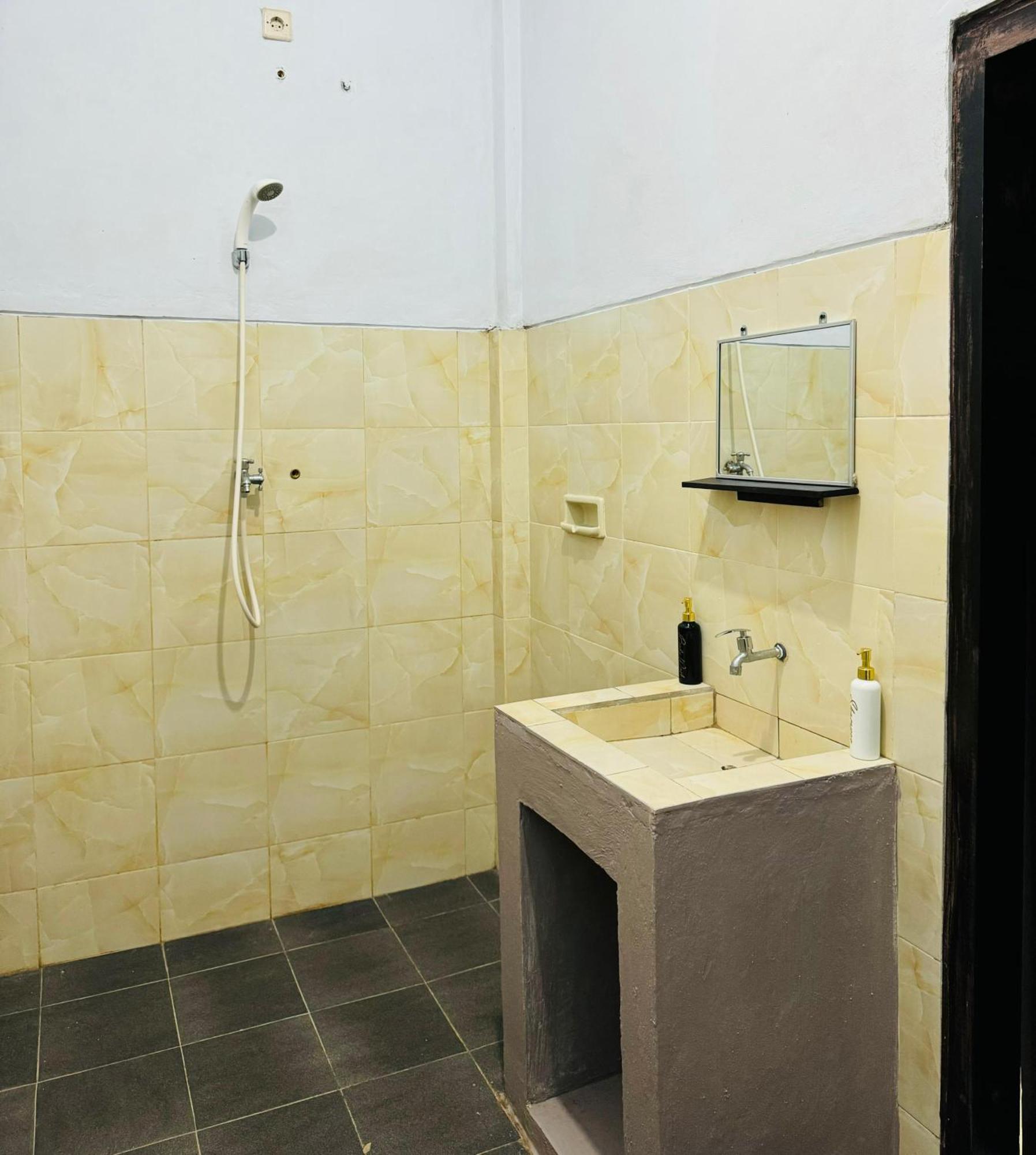 Biya Lumba Apartment Candidasa Exterior foto